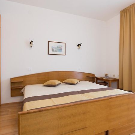Apartment & Room Dinka, Krk Krk Town Δωμάτιο φωτογραφία