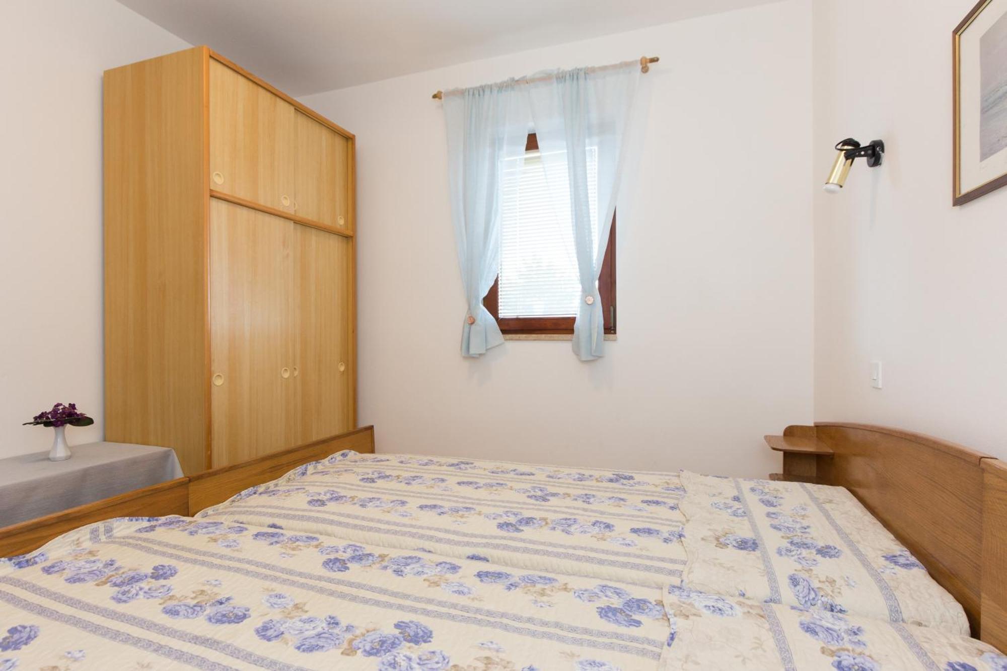 Apartment & Room Dinka, Krk Krk Town Δωμάτιο φωτογραφία