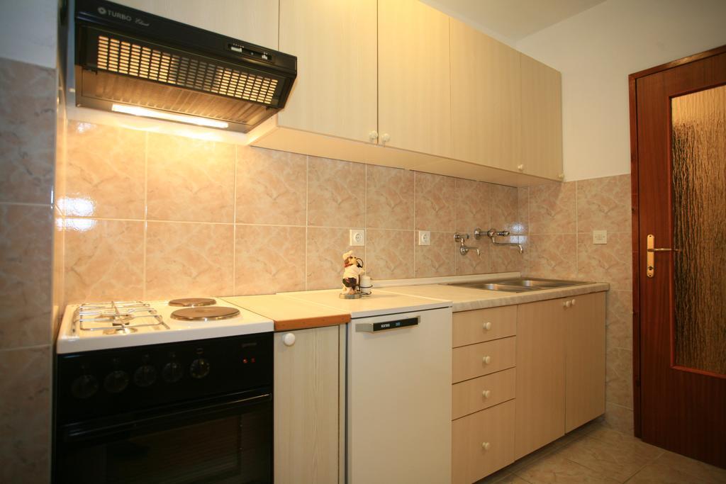 Apartment & Room Dinka, Krk Krk Town Εξωτερικό φωτογραφία